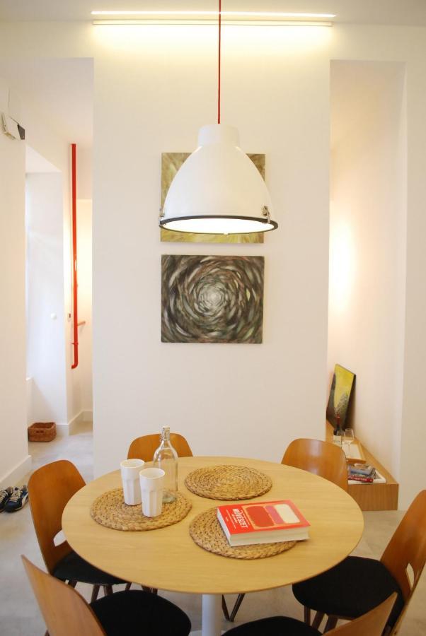 Stylish Studios Apartment In The City Center With Air Conditioning Budapest Bagian luar foto