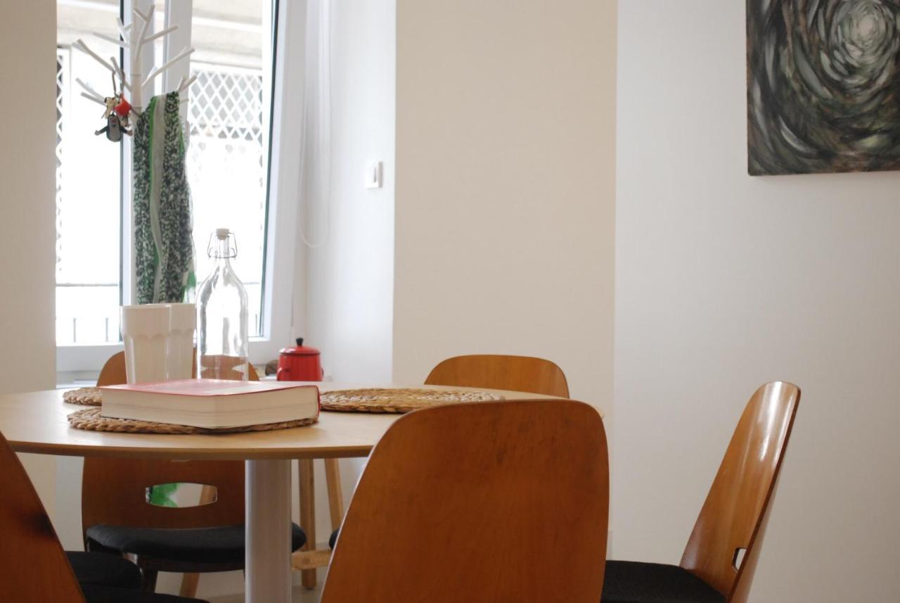 Stylish Studios Apartment In The City Center With Air Conditioning Budapest Bagian luar foto